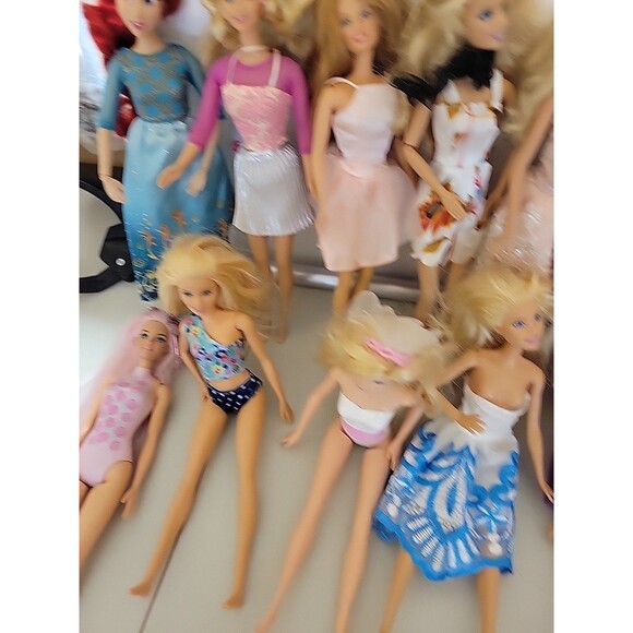 Huge lot Barbie Doll 16 pc Some maybe Disney - Picture 10 of 12
